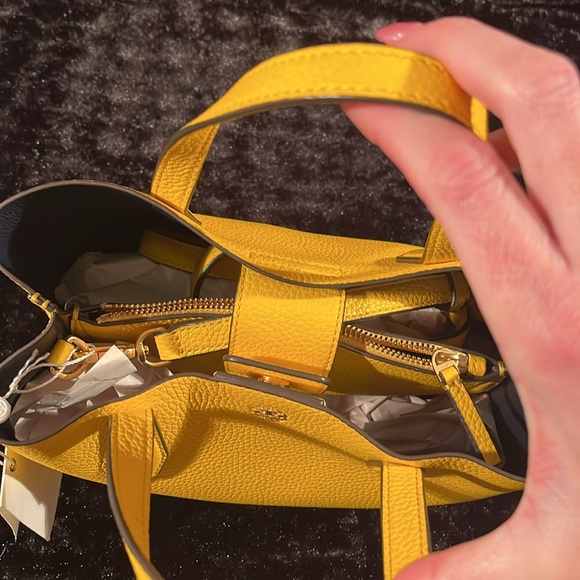 NWT Tory Burch Blake Tote - Picture 3 of 8